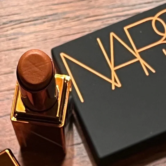 New! NARS Bronzer & lip balm giftset - Picture 12 of 15